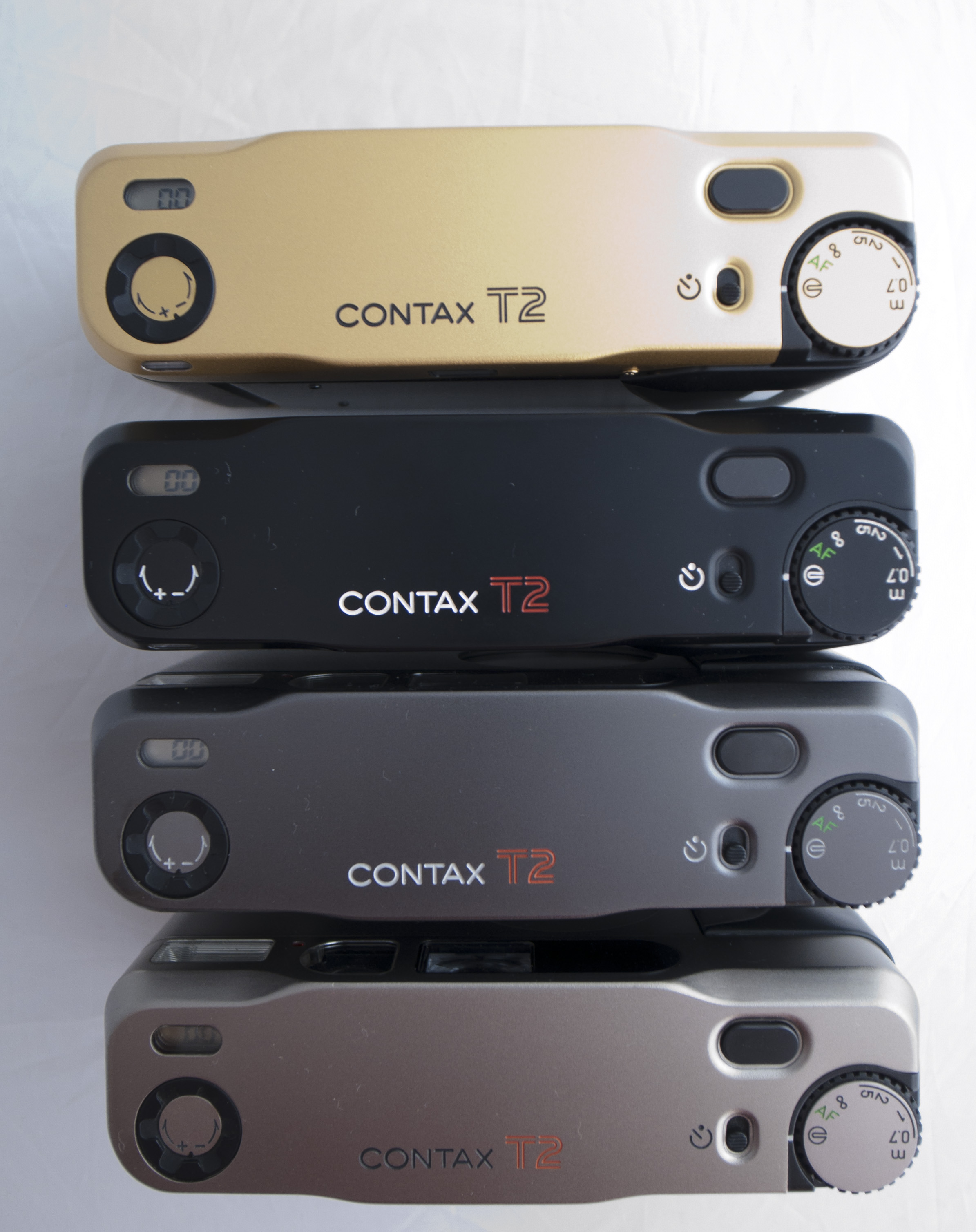 電池を入れて確認していますCONTAX T2